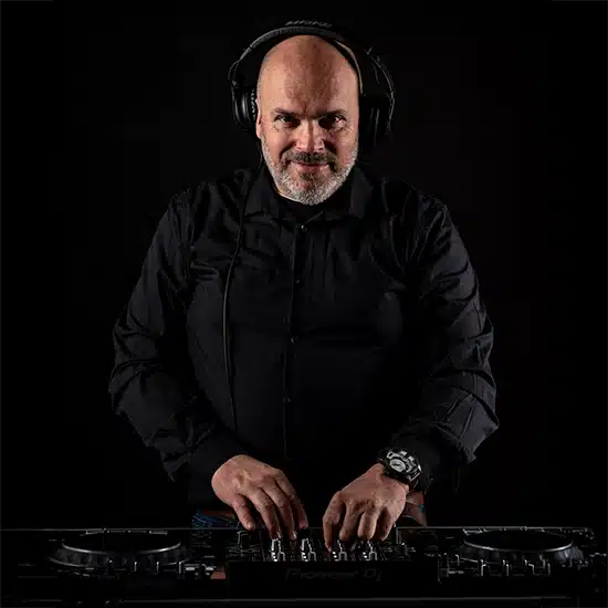 Rico Vrijhoeven boeken | Allround DJ | Nr.1 Artiesten